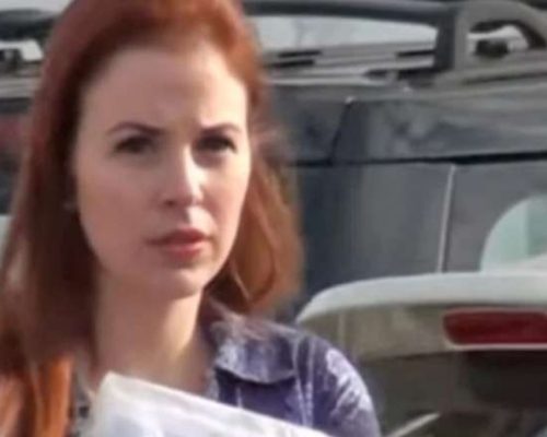 Suzane retira carro do tio morto e sela portão da mansão