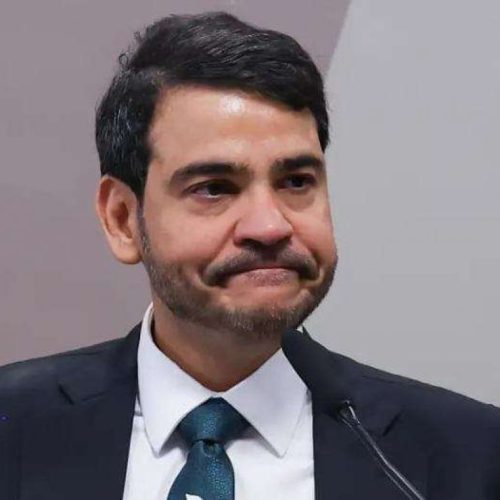 Messias conversa com Lula e magoado pede para sair da AGU