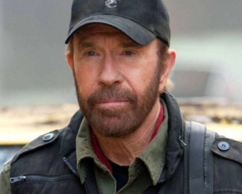 Chuck Norris é internado às pressas no Havaí aos 84 anos