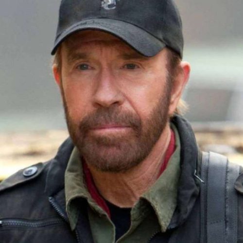 Chuck Norris é internado às pressas no Havaí aos 84 anos