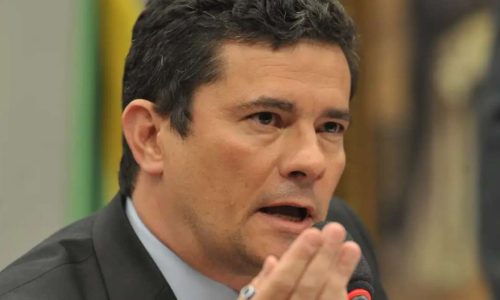 Com apoio de Flávio Bolsonaro, Moro caminha para vitória no primeiro turno no Paraná