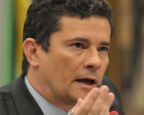 Com apoio de Flávio Bolsonaro, Moro caminha para vitória no primeiro turno no Paraná