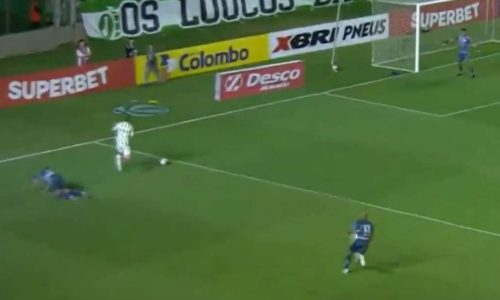 Alisson Safira deixa o gol passar por ética e leva vaiada da própria torcida