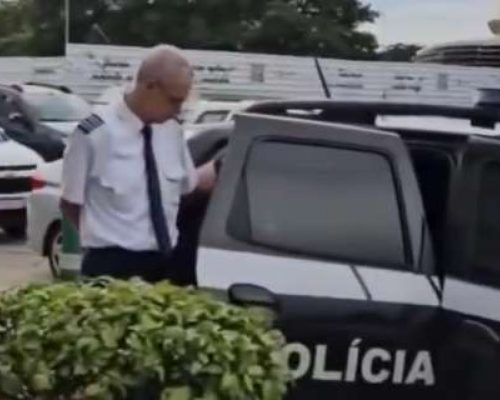 Piloto da Latam é preso pela PC dentro do avião por crime repugnante de exploração sexual infantil
