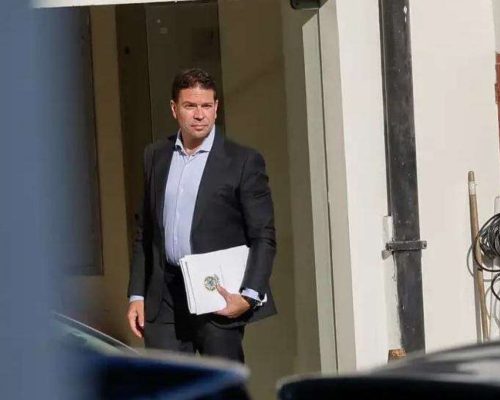 Com 2 meses de atraso a incompetente PF do Lula descobre como Ramagem deixou o Brasil
