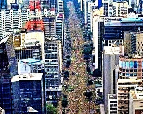 Milhões de brasileiros voltam às ruas em defesa do país: o povo dá a lição