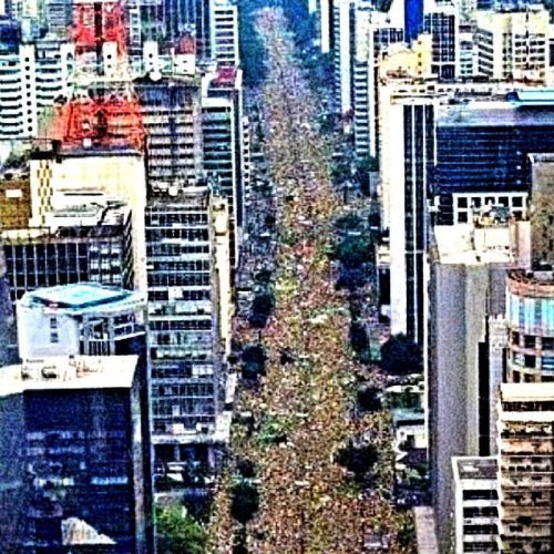 Milhões de brasileiros voltam às ruas em defesa do país: o povo dá a lição