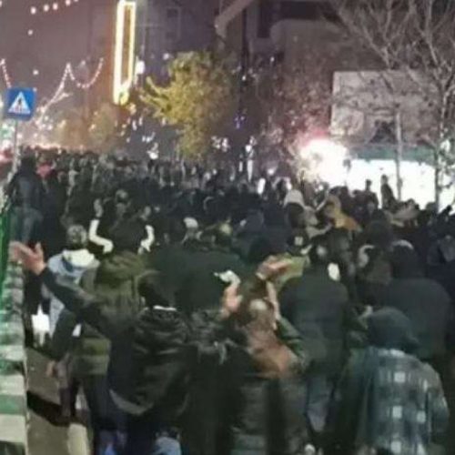 Mais uma ditadura na corda bamba: o Irã em crise – e não é a cubana