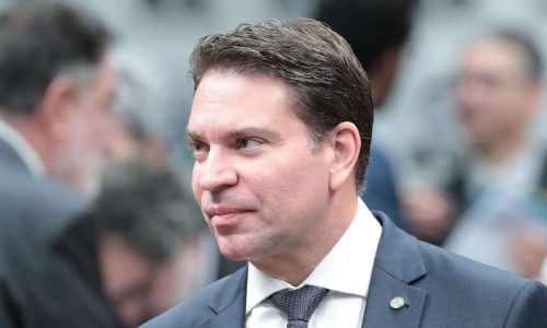 Alexandre Ramagem deixa centro de detenção nos EUA e expõe mentira de diretor da Polícia Federal