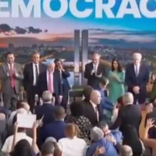AO VIVO: LULA COMETE ERRO GROSSEIRO E ENTREGUE ARMA PODEROSA AOS ADVERSÁRIOS (VEJA O VÍDEO)