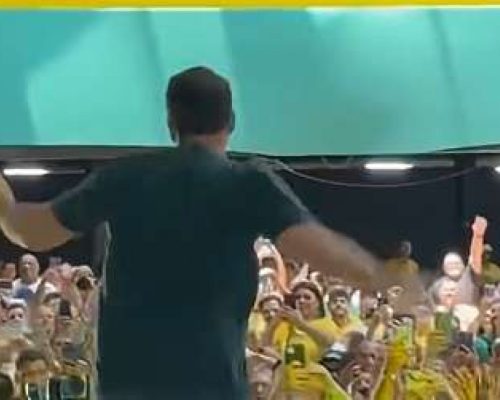 Flávio Bolsonaro desembarca no Nordeste com jingle demolidor contra esquerda e Centrão (Veja o vídeo!)