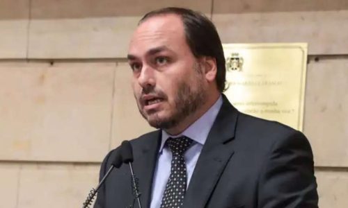 Justiça de Santa Catarina determina remoção de postagens falsas que atacavam paternidade de Carlos Bolsonaro