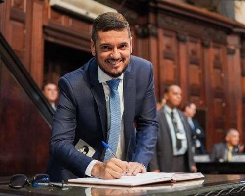 Estratégia da defesa de Bacellar é conseguir a soltura e retomar a presidência