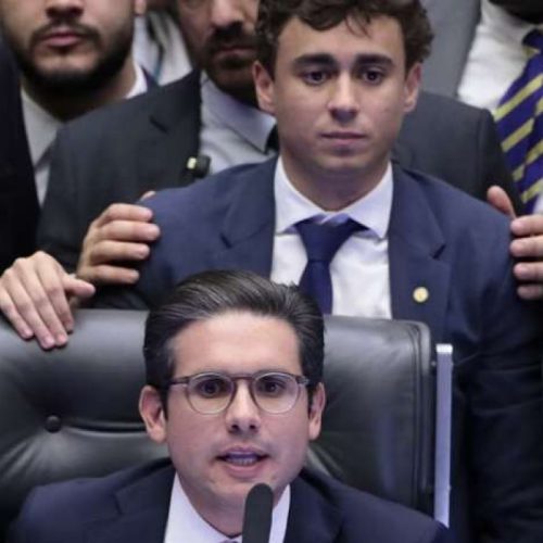 Tensão no Congresso: Motta convoca lideranças após operação da PF