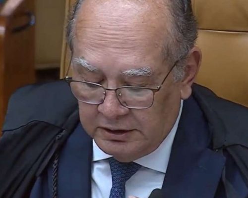 Gilmar Mendes chora ao homenagear Alexandre de Moraes no STF