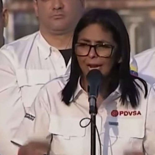 Presidente interina da Venezuela, Delcy Rodríguez, desafia Washington e corre risco fatal