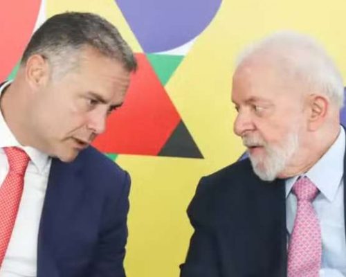 Ministro de Lula não esconde fúria com greve dos caminhoneiros e anuncia monitoramento eletrônico de fretes