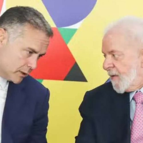 Ministro de Lula não esconde fúria com greve dos caminhoneiros e anuncia monitoramento eletrônico de fretes