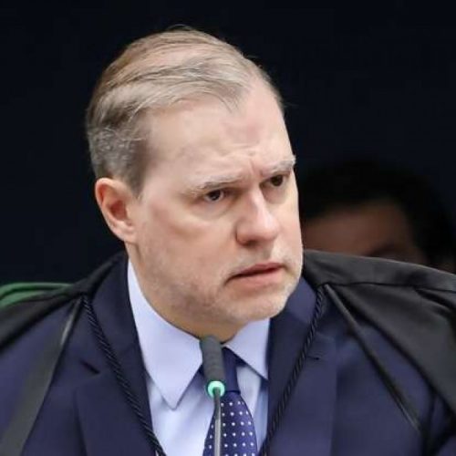 Toffoli cede à pressão e admite recuar