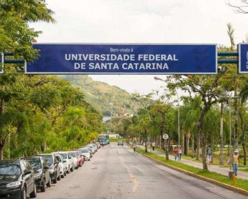 Justiça concede liminar que bloqueia exigência de vacinação na UFSC