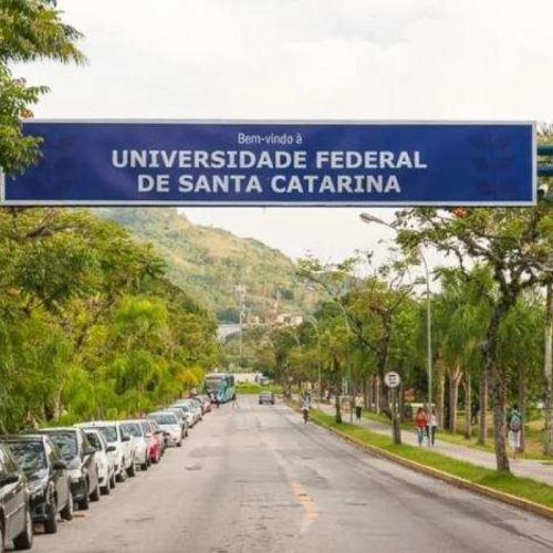 Justiça concede liminar que bloqueia exigência de vacinação na UFSC