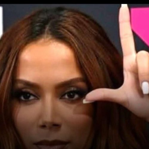 Anitta é acusada de hipocrisia ao criticar ladrões durante show (Veja o vídeo!)