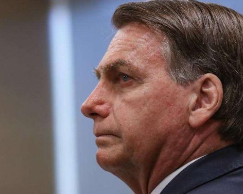 Ação de Bolsonaro contra André Janones cai no colo de Mendonça no STF