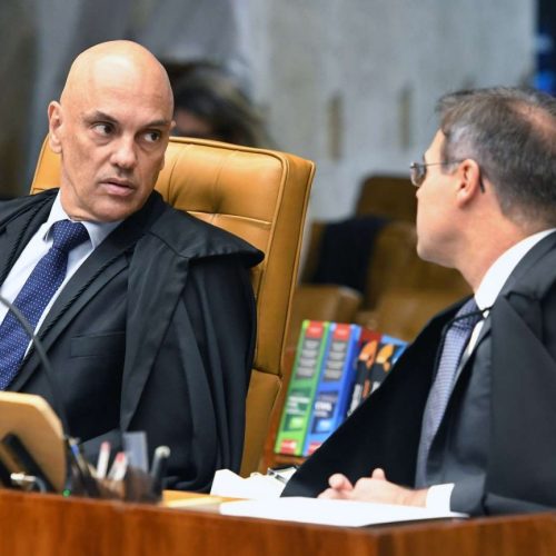 A diferença abissal entre Moraes e Mendonça na defesa da liberdade de imprensa