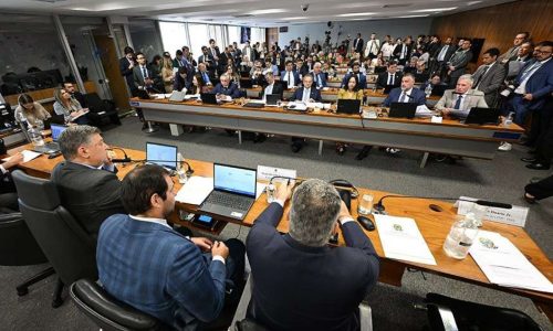 CPMI convoca cunhado e ex-noiva de Vorcaro e aperta o cerco contra o banqueiro