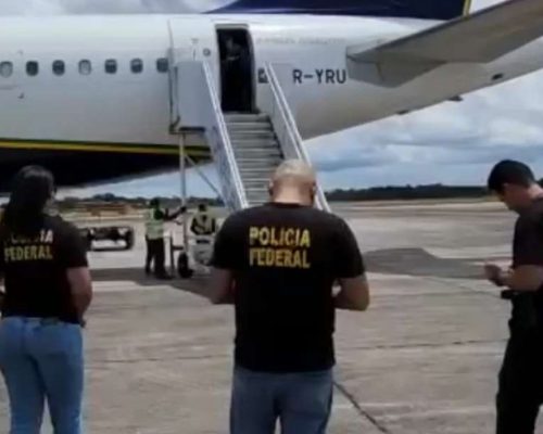Cantor que fez ‘L’ é flagrado com drogas em aeroporto e assina termo circunstanciado