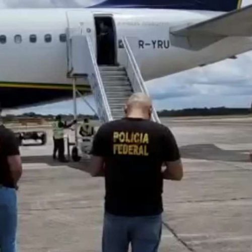 Cantor que fez ‘L’ é flagrado com drogas em aeroporto e assina termo circunstanciado