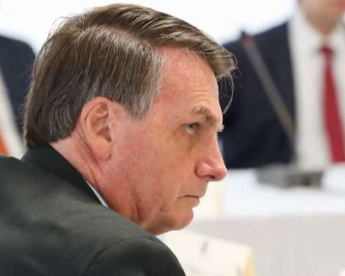 Bolsonaro cobra de Moraes o básico da dignidade na cela