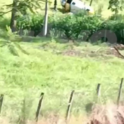Urgente: Helicóptero da Polícia Militar colide com rede elétrica e cai em Matelândia (Veja o vídeo)
