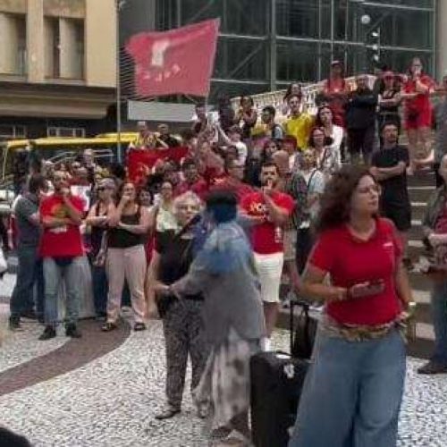 Cidadão venezuelano confronta manifestantes de esquerda na UFSC e denuncia apoio a ditador (veja o vídeo)