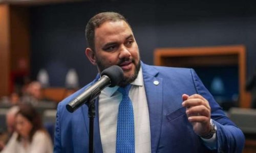 Mensagens aterrorizantes encontradas no celular de deputado preso: “Depois de 12 tiros no portão o recado está dado”