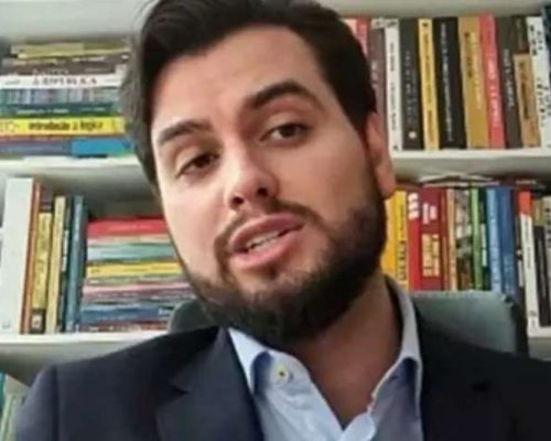 Filipe Martins questiona a legalidade de sua prisão ao advogado e desafia o juiz Moraes