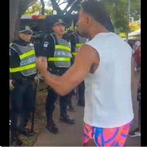 Deputado do PSOL se confunde com PM, leva spray de pimenta e tenta prender o policial (veja o vídeo)