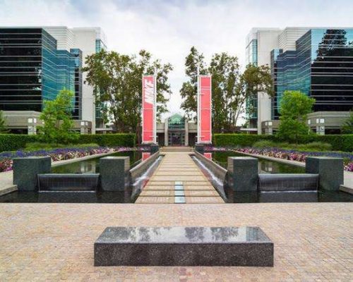 Nike demite 1,4 mil funcionários em mais um corte drástico — ações despencam 50% em três anos