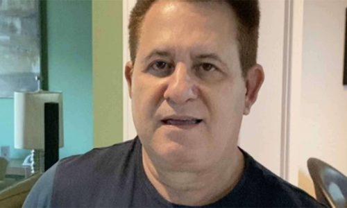 Cantor Marrone passa por cirurgia íntima e se recupera em casa