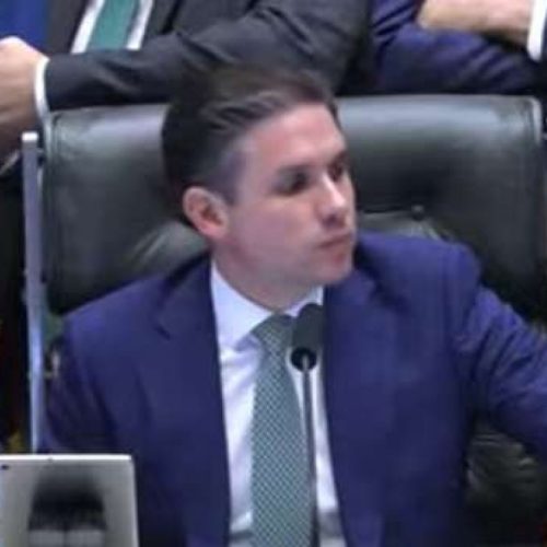 Hugo Motta e a Crise na Mesa Diretora: Um Confronto de Ideais