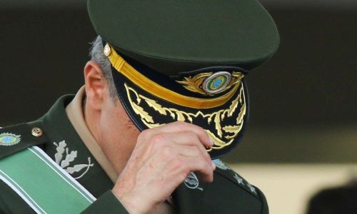 General do Exército hostiliza deputado conservador no Congresso e é confrontado: “Seu comandante é frouxo!”
