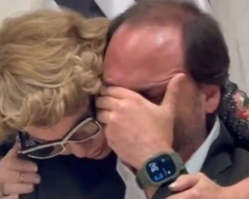 Carlos não consegue conter as lágrimas (veja o vídeo)