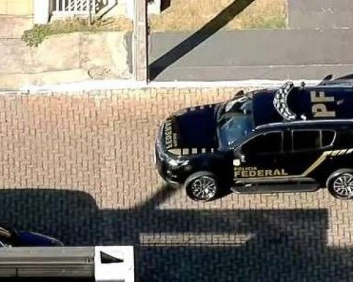 Polícia Federal invade a casa de Filipe Martins agora