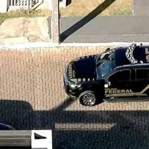 Polícia Federal invade a casa de Filipe Martins agora
