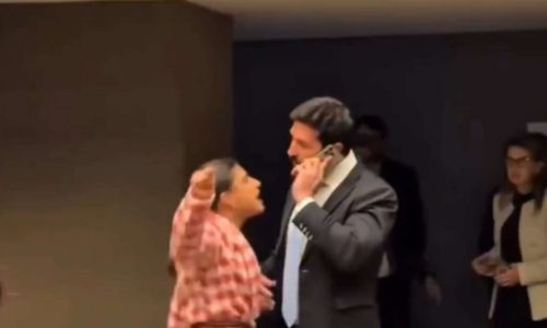 DEPUTADA PT QUE AGREDIU NIKOLAS E ATACOU FUNCIONÁRIO DA CÂMARA RISCO DE PERDER O MANDATO