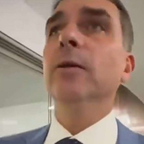 Flávio Bolsonaro reage com força após Moraes abrir investigação por suposta calúnia a Lula