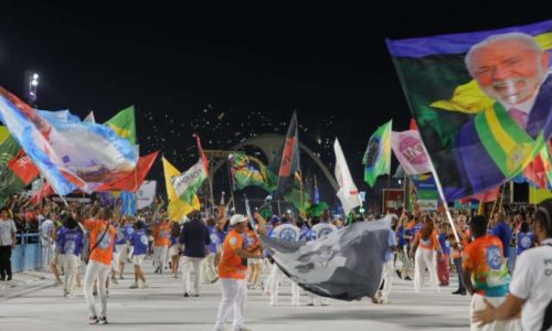 TSE rejeita multa milionária contra Lula e PT por samba-enredo com propaganda eleitoral antecipada