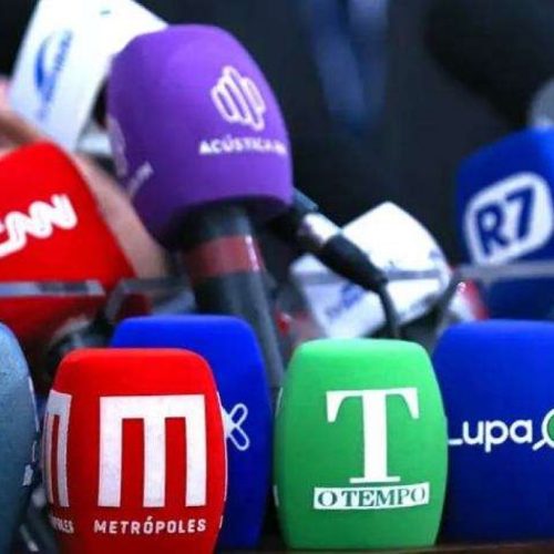 Omissão da imprensa tradicional foi determinante para a crise institucional brasileira