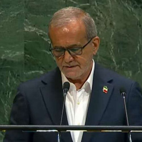 Presidente iraniano reaparece vivo e promete vingança após ataque que matou líder supremo