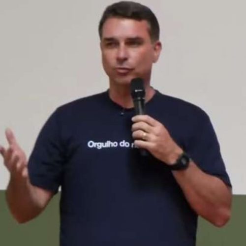 Aos gritos de ‘presidente’, Flávio Bolsonaro é ovacionado em um dos maiores eventos do agro do Brasil; veja o vídeo!